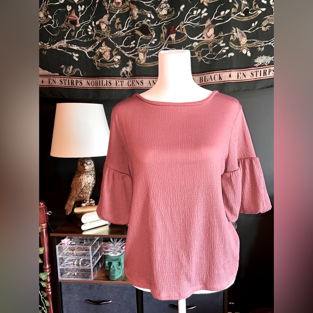 Cupio bellsleeve top